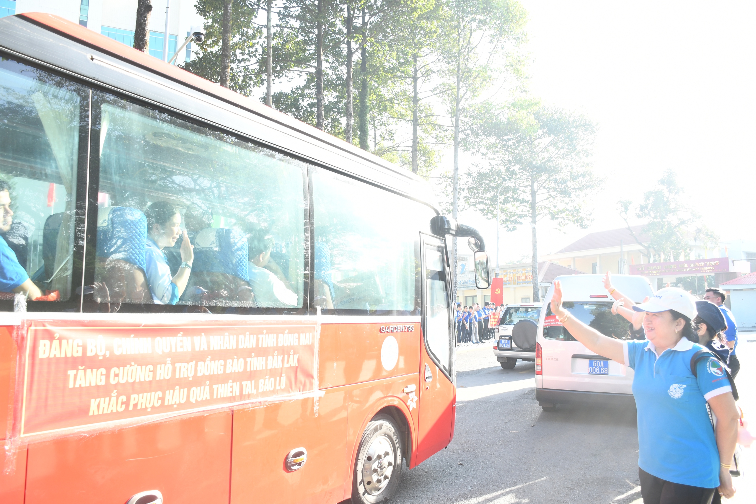 Đồng Nai hỗ trợ Đắk Lắk khắc phục thiên tai với hàng trăm người và vật phẩm cứu trợ - Ảnh 11. Đồng Nai hỗ trợ Đắk Lắk khắc phục thiên tai với hàng trăm người và vật phẩm cứu trợ - Ảnh 11.