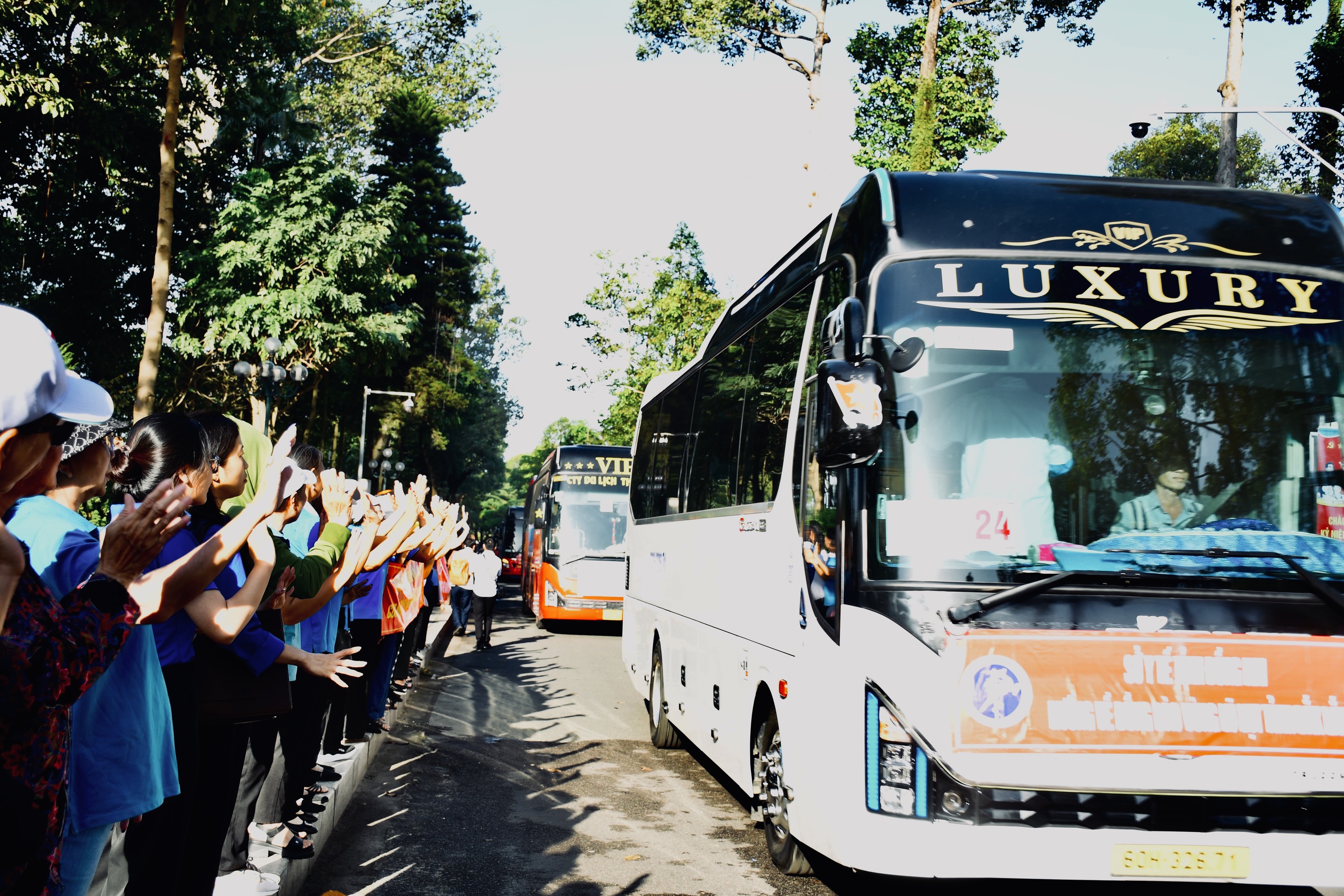 Đồng Nai hỗ trợ Đắk Lắk khắc phục thiên tai với hàng trăm người và vật phẩm cứu trợ - Ảnh 12. Đồng Nai hỗ trợ Đắk Lắk khắc phục thiên tai với hàng trăm người và vật phẩm cứu trợ - Ảnh 12.