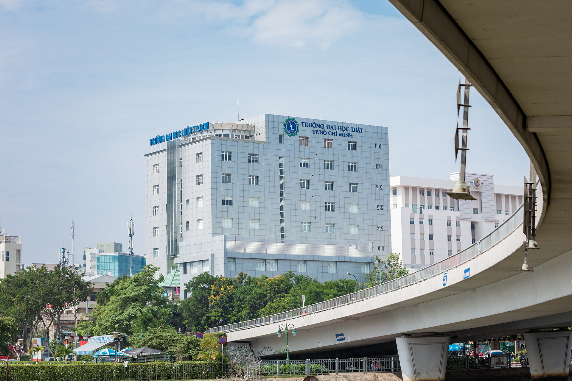 Nửa thế kỷ vươn mình của Trường ĐH Luật TP HCM - Ảnh 21.