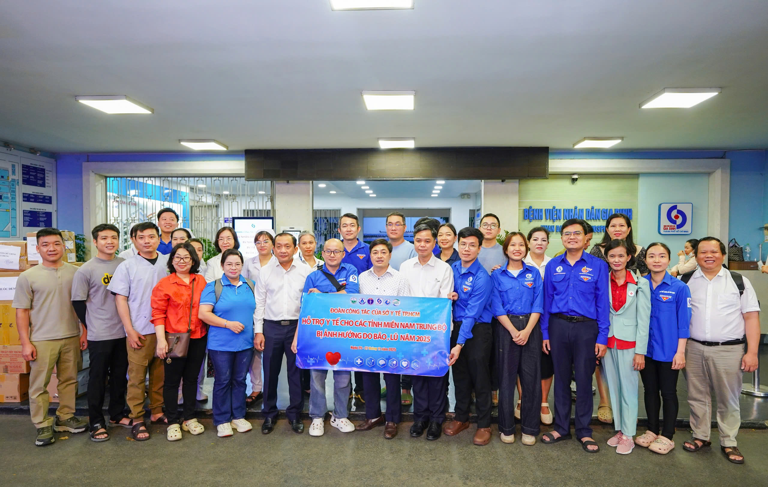 Bác sĩ trẻ kể chuyện chi viện Khánh Hòa sau mưa lũ - Ảnh 10.