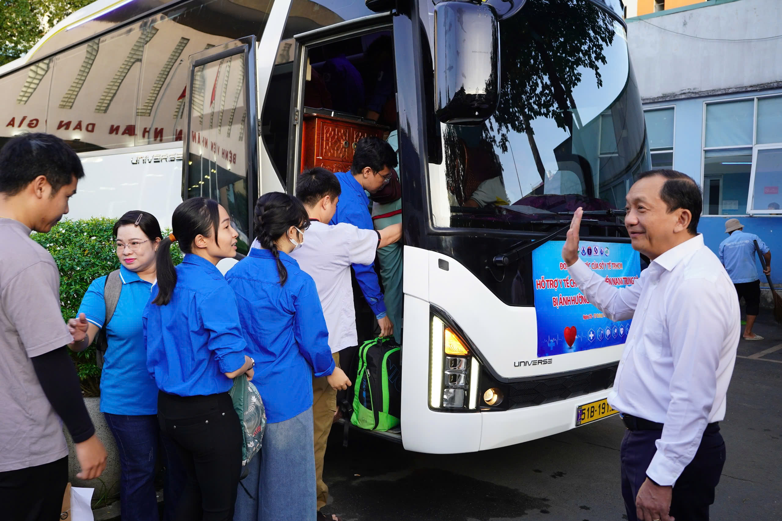 Bác sĩ trẻ kể chuyện chi viện Khánh Hòa sau mưa lũ - Ảnh 12.