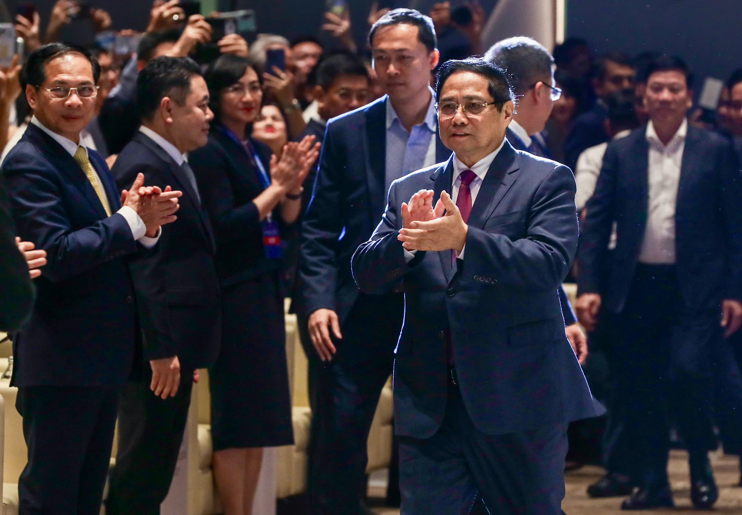 Hình ảnh Thủ tướng Chính phủ Phạm Minh Chính dự Diễn đàn kinh tế mùa thu 2025 - Ảnh 2.