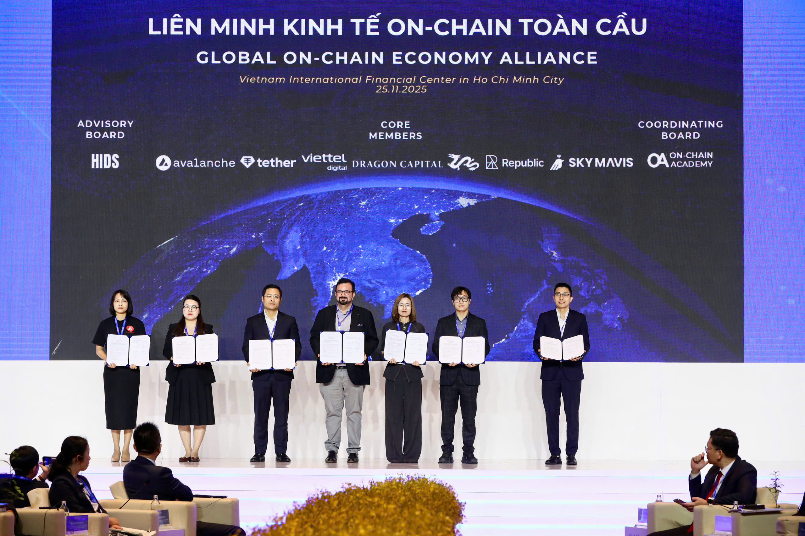 Ho Chi Minh-byen samarbeider med Binance for å utvikle Vietnam International Financial Center – Bilde 1. TP HCM hợp tác với Binance phát triển Trung tâm Tài chính quốc tế Việt Nam - Ảnh 1.