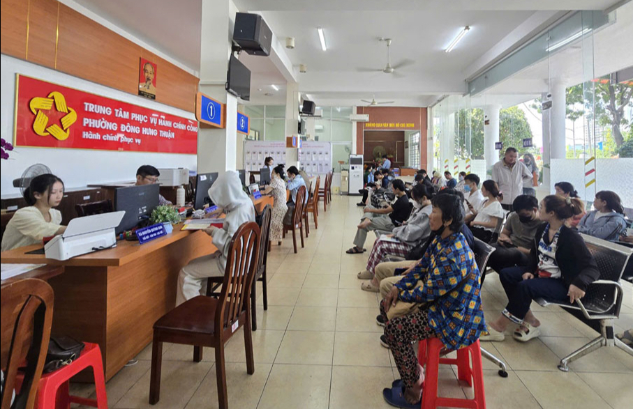 Chủ tịch UBND TPHCM chỉ đạo tháo gỡ khó khăn khi vận hành chính quyền địa phương 2 cấp - Ảnh 1.