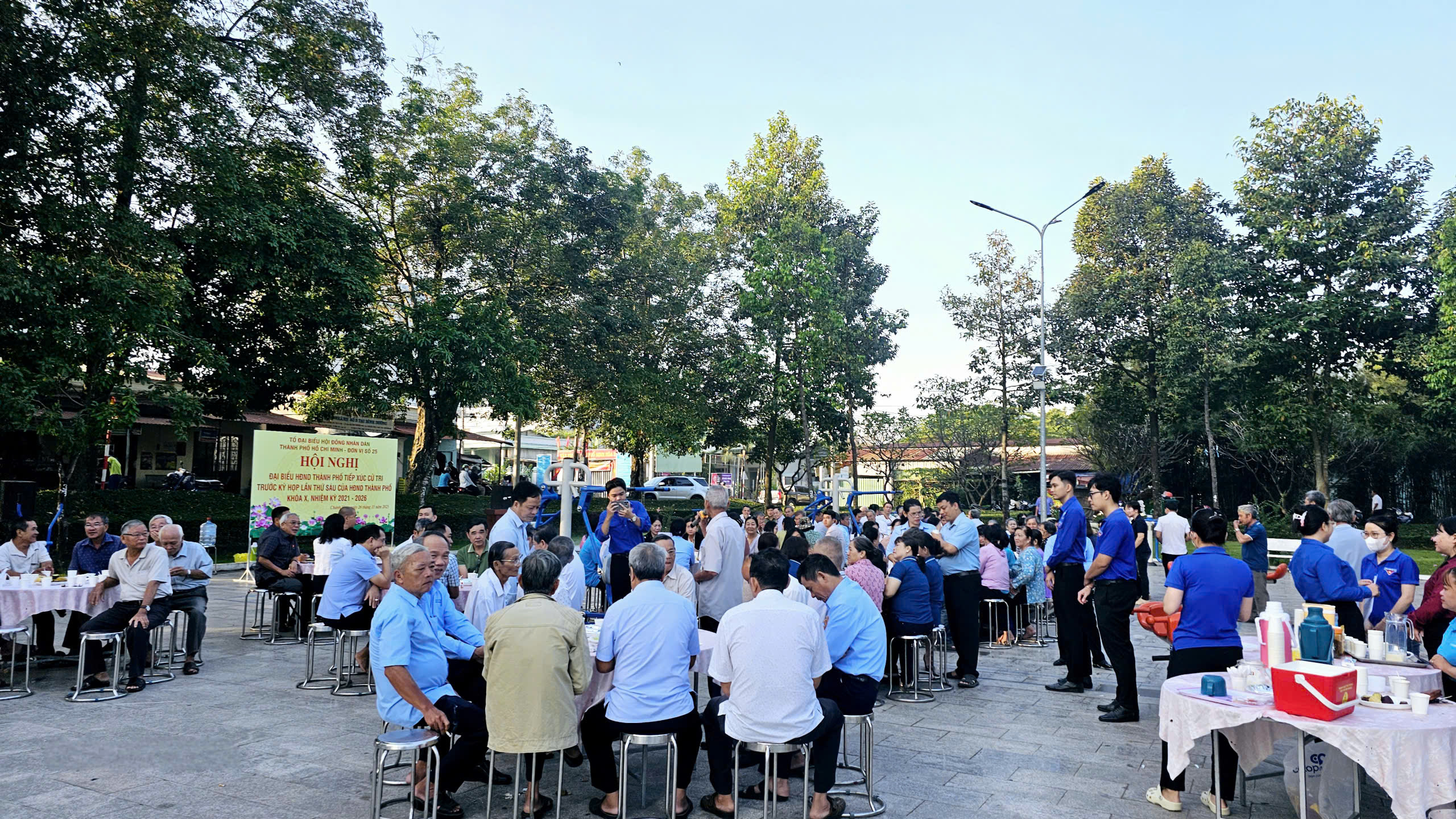 Tiếp xúc cử tri tại phường Chánh Hiệp TPHCM qua mã QR mang lại hiệu quả cao - Ảnh 1. Tiếp xúc cử tri tại phường Chánh Hiệp TPHCM qua mã QR mang lại hiệu quả cao - Ảnh 1.