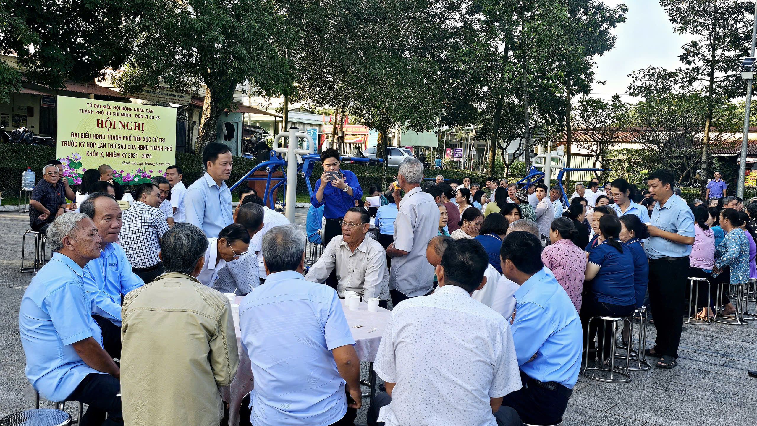 Tiếp xúc cử tri tại phường Chánh Hiệp TPHCM qua mã QR mang lại hiệu quả cao - Ảnh 7. Tiếp xúc cử tri tại phường Chánh Hiệp TPHCM qua mã QR mang lại hiệu quả cao - Ảnh 7.