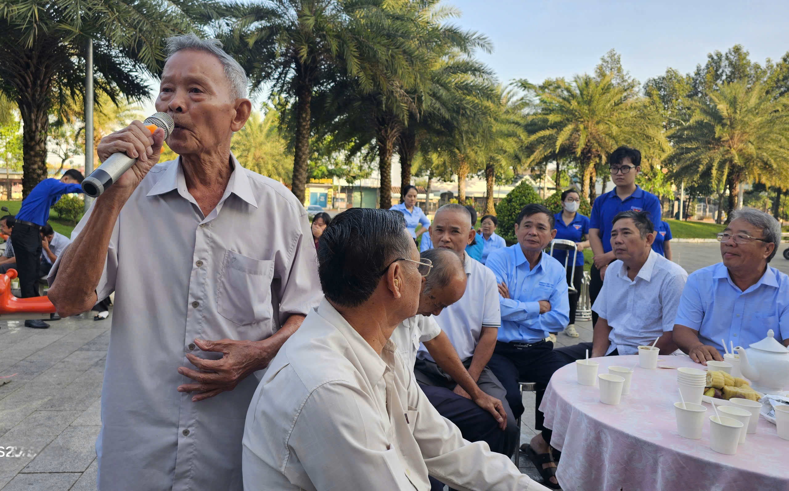 Tiếp xúc cử tri tại phường Chánh Hiệp TPHCM qua mã QR mang lại hiệu quả cao - Ảnh 4. Tiếp xúc cử tri tại phường Chánh Hiệp TPHCM qua mã QR mang lại hiệu quả cao - Ảnh 4.