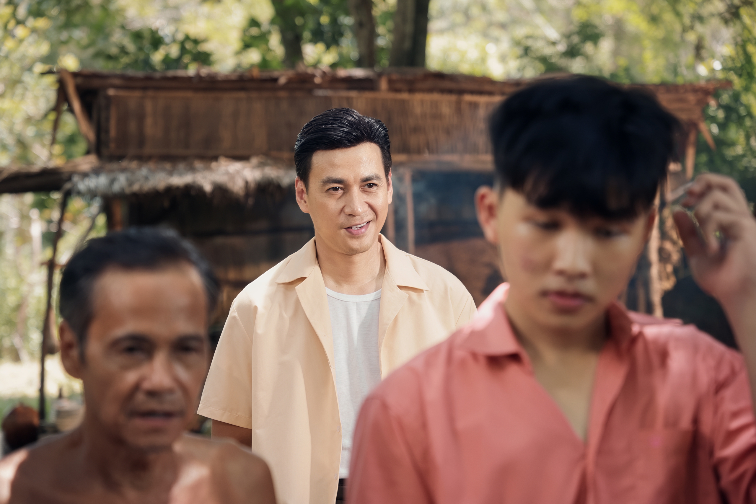 Thu Trang "chê" Tiến Luật, sánh đôi "Trai nhảy" Ngọc Thuận - Ảnh 3.