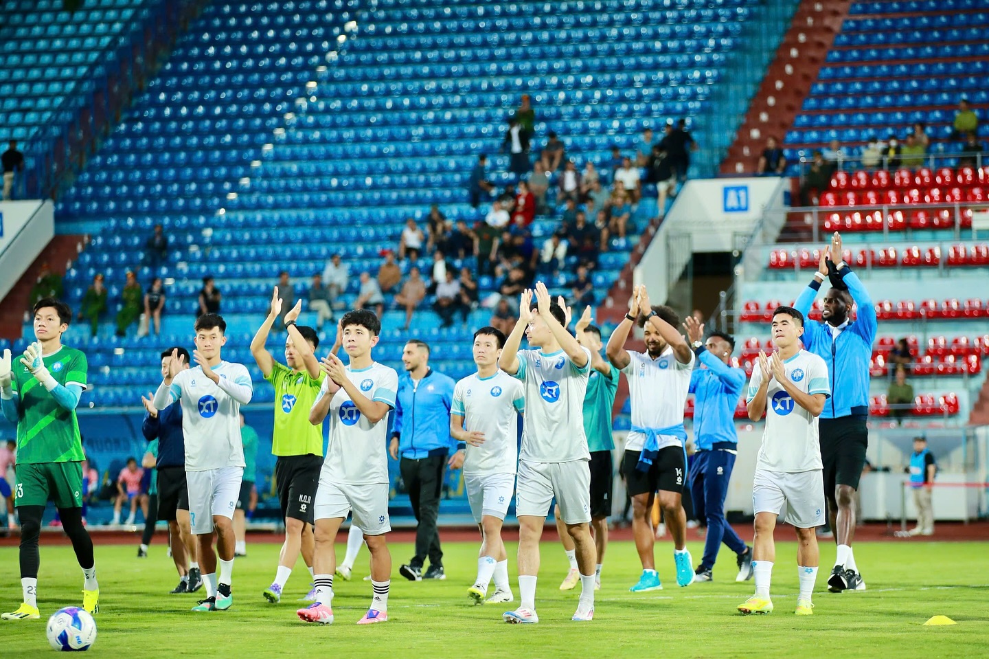 Thua trắng đội bóng Thái Lan, CLB Nam Định sớm chia tay AFC Champions League Two - Ảnh 4.