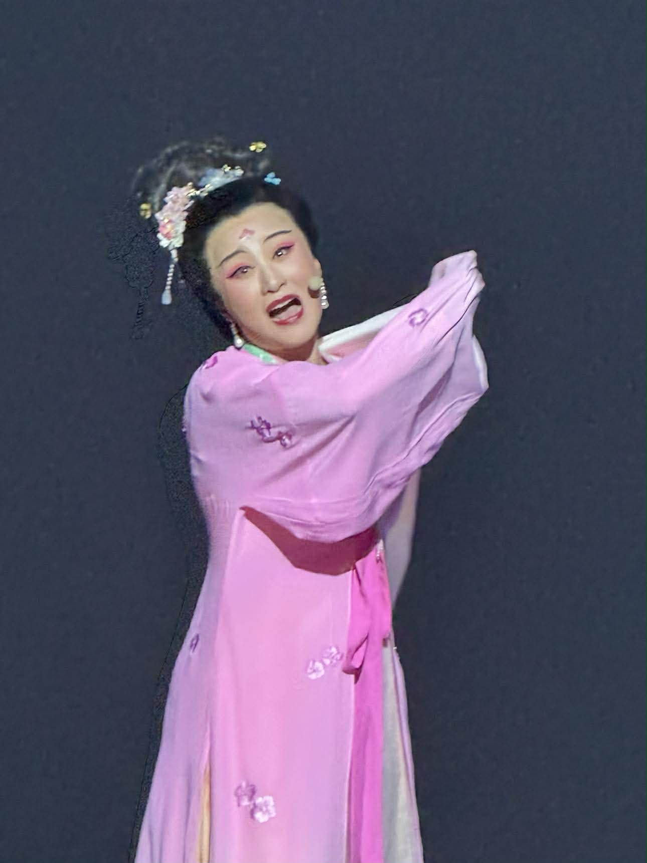 Tư duy thử nghiệm đẳng cấp của Đoàn hí kịch Sơn Đông với "Đêm nay là đêm nào" - Ảnh 5.