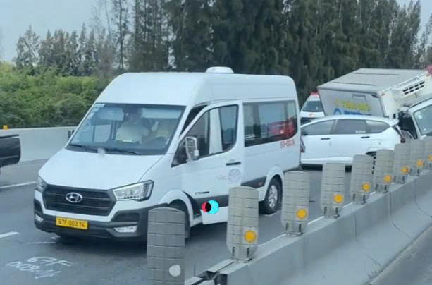 Tai nạn liên hoàn trên cao tốc TPHCM - Trung Lương gây ùn tắc giao thông nghiêm trọng - Ảnh 3.