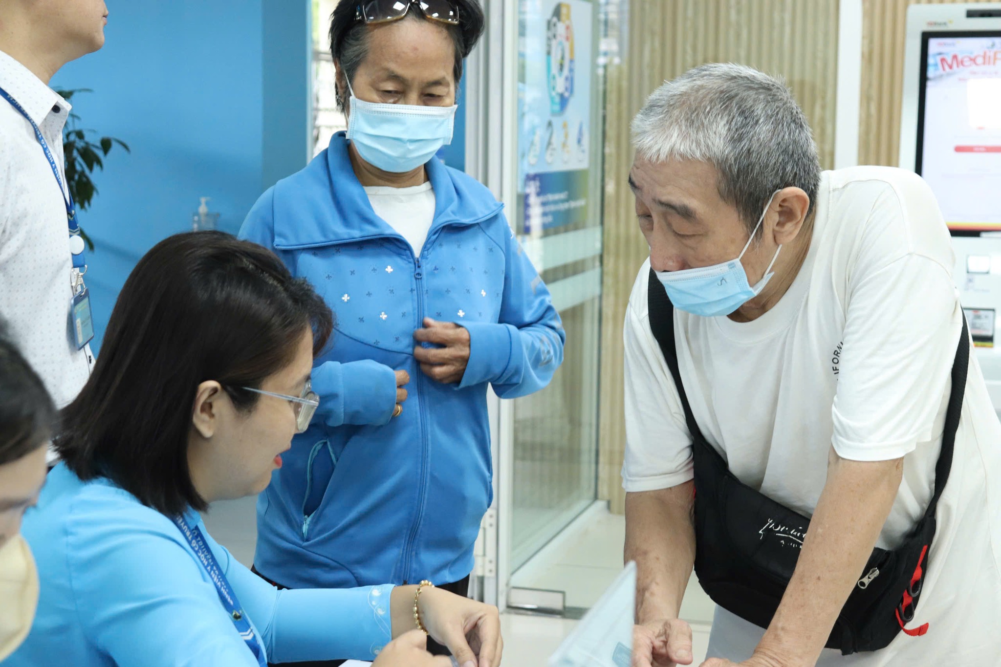 Được hỗ trợ BHYT, người cao tuổi TP HCM không phải thực hiện bất kỳ thủ tục nào - Ảnh 1.