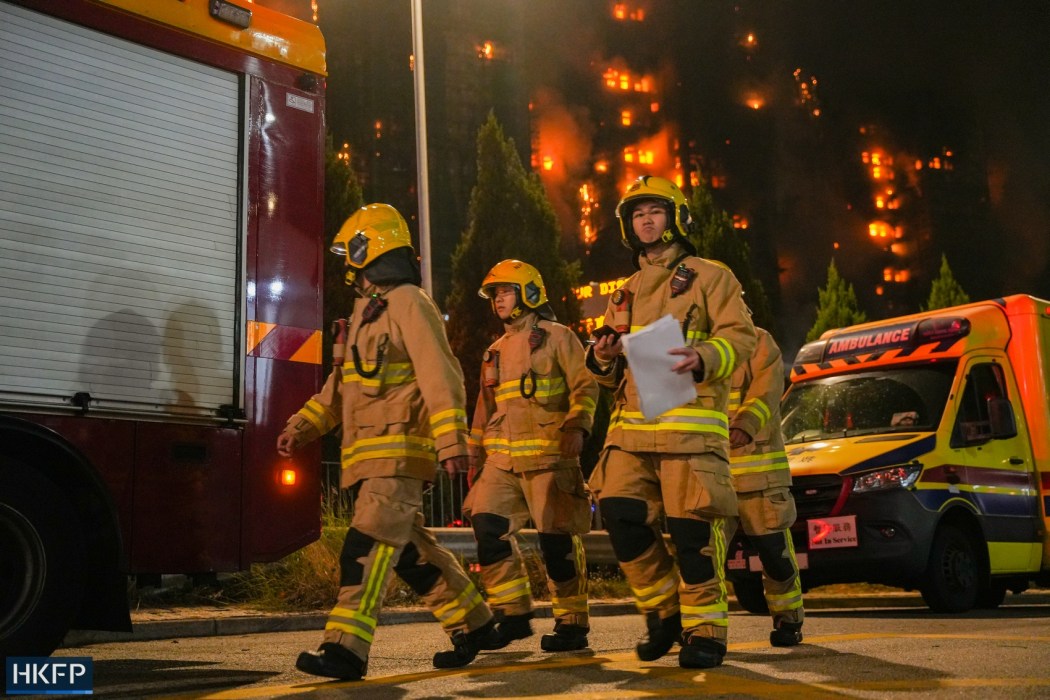 Hồng Kông bắt người liên quan vụ cháy chung cư - Ảnh 1.