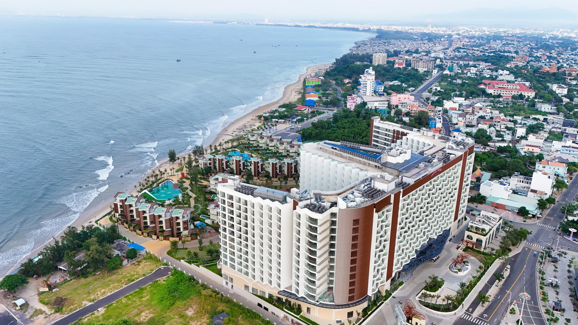 Sân bay quốc tế Long Thành và cơ hội bứt phá của du lịch biển phía Đông TP HCM - Ảnh 2.