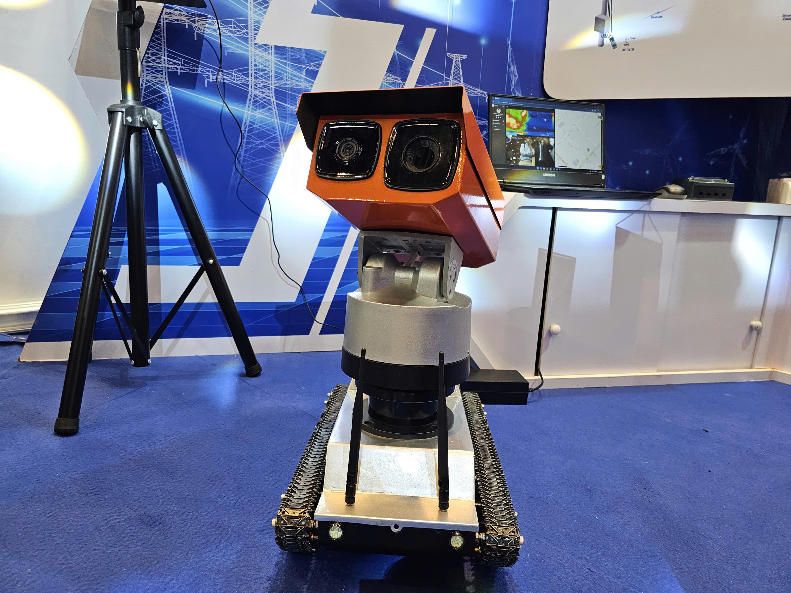 Close-up of the unmanned army in Vietnam's electricity industry at Techshow 2025 - Photo 9. Cận cảnh đội quân không người lái trong ngành điện Việt Nam tại Techshow 2025 - Ảnh 9.