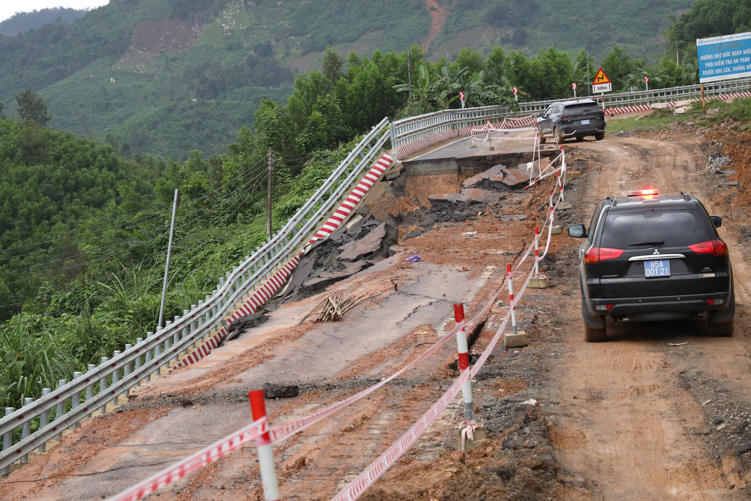 Đường đèo Khánh Lê nát tan, cần 2 tháng để khắc phục - Ảnh 4.