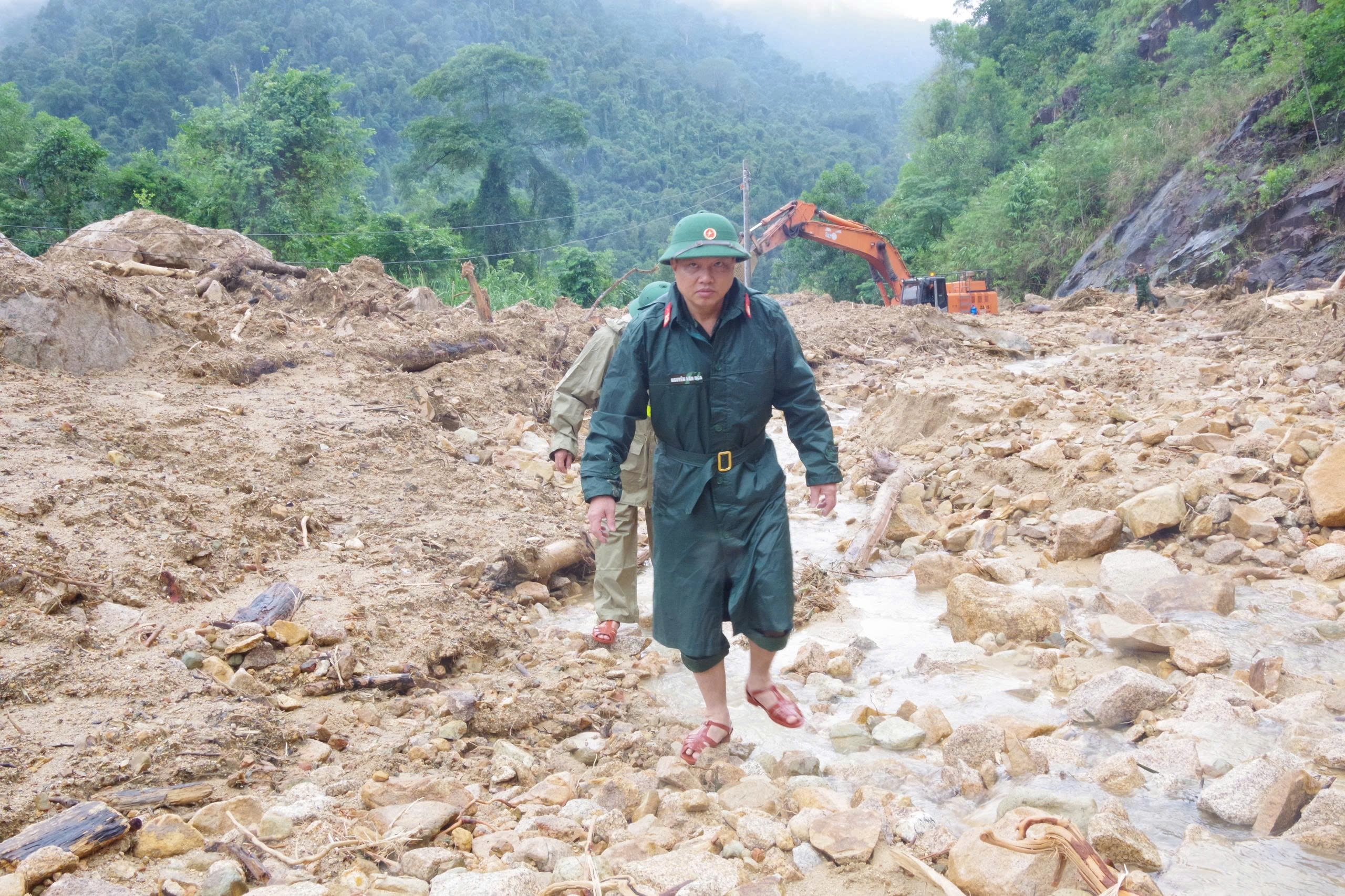 Đường đèo Khánh Lê nát tan, cần 2 tháng để khắc phục - Ảnh 12.