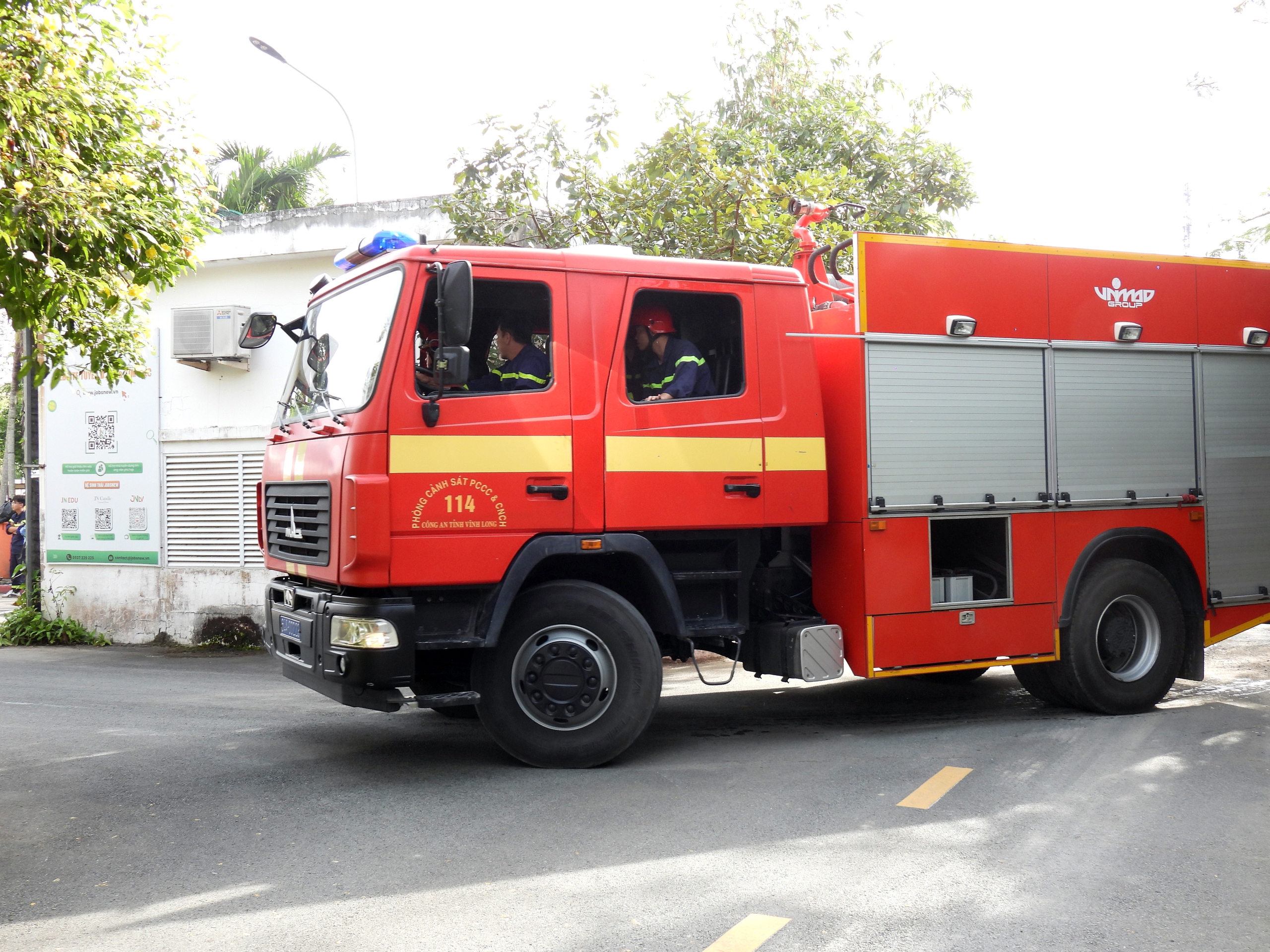 Diễn tập phòng cháy chữa cháy và cứu nạn cứu hộ tại Trường Đại học Cửu Long - Ảnh 3.