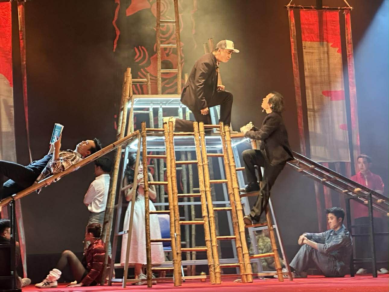 Antigon – Dấu ấn thử nghiệm độc đáo của Bùi Như Lai - Ảnh 5.