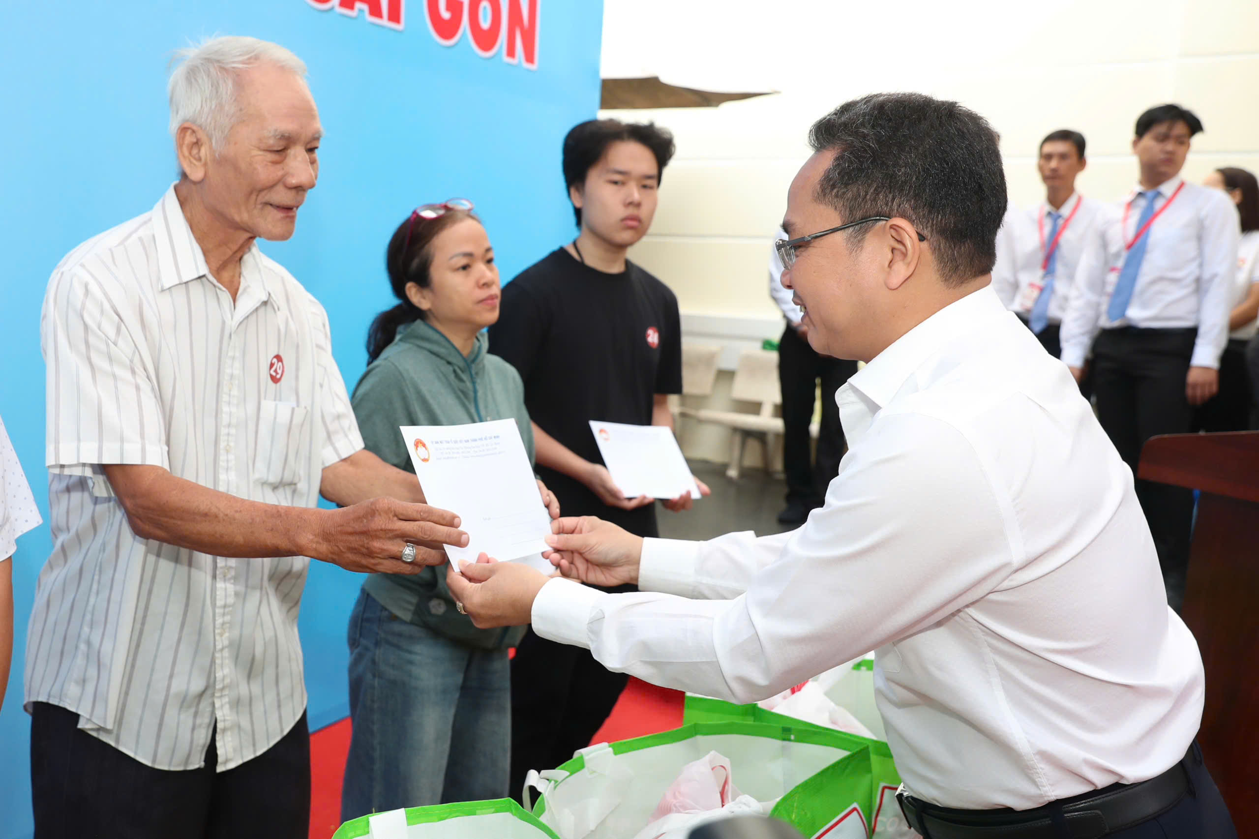 Hơi ấm an sinh trước Đại hội đại biểu ủy ban MTTQ Việt Nam TPHCM lần I - Ảnh 9. Hơi ấm an sinh trước Đại hội đại biểu ủy ban MTTQ Việt Nam TPHCM lần I - Ảnh 9.