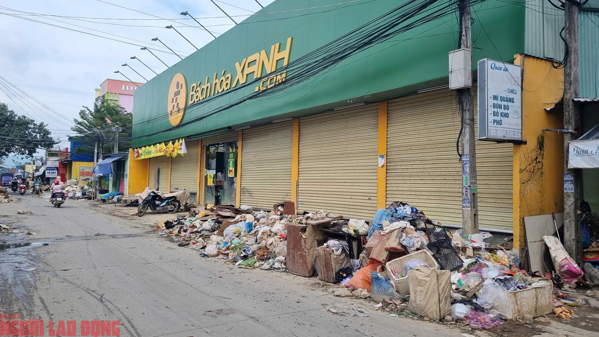 Rác thải bủa vây, ô nhiễm nghiêm trọng, nguy cơ dịch bệnh - Ảnh 4.