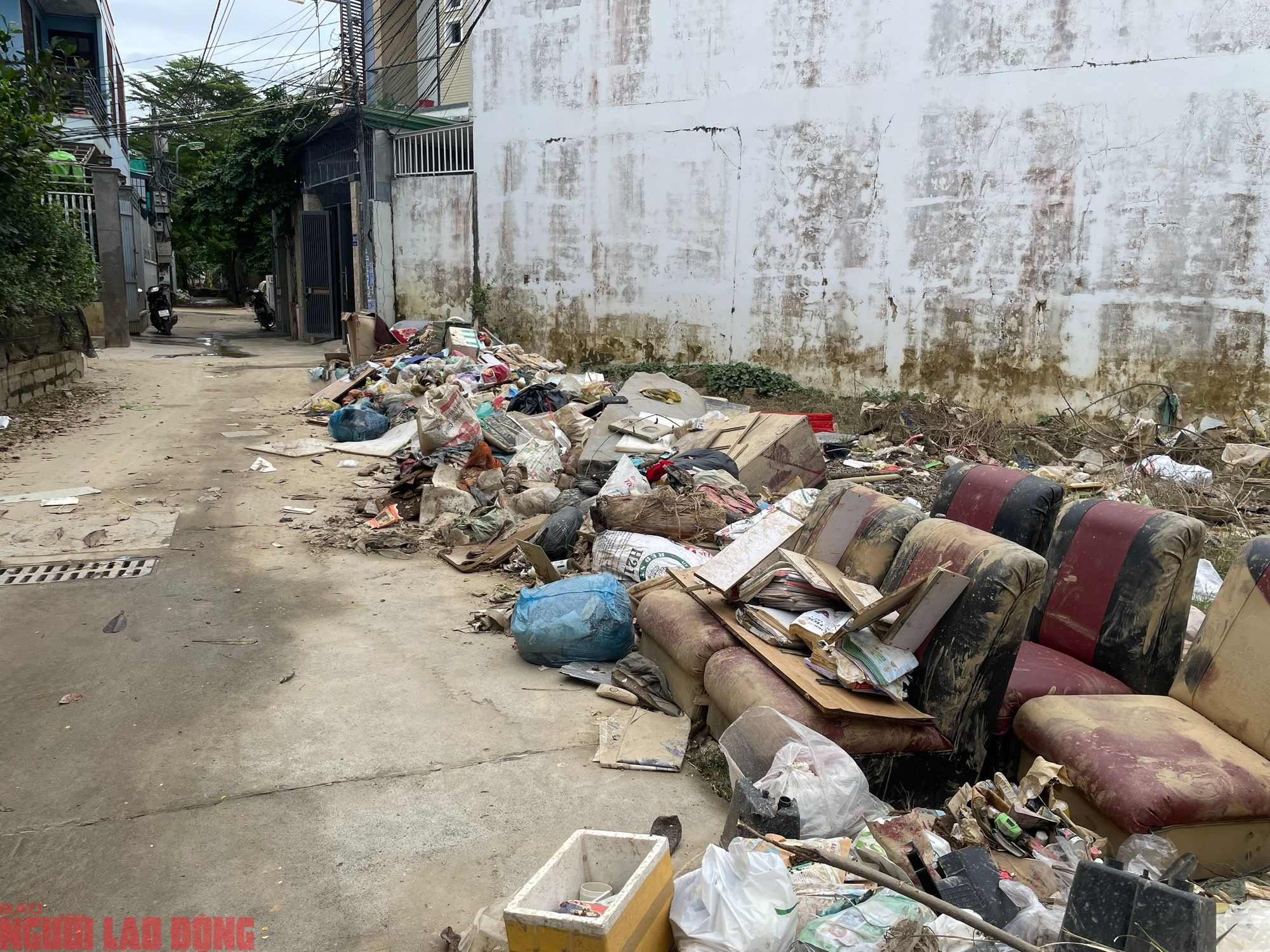 Rác thải bủa vây, ô nhiễm nghiêm trọng, nguy cơ dịch bệnh - Ảnh 5.