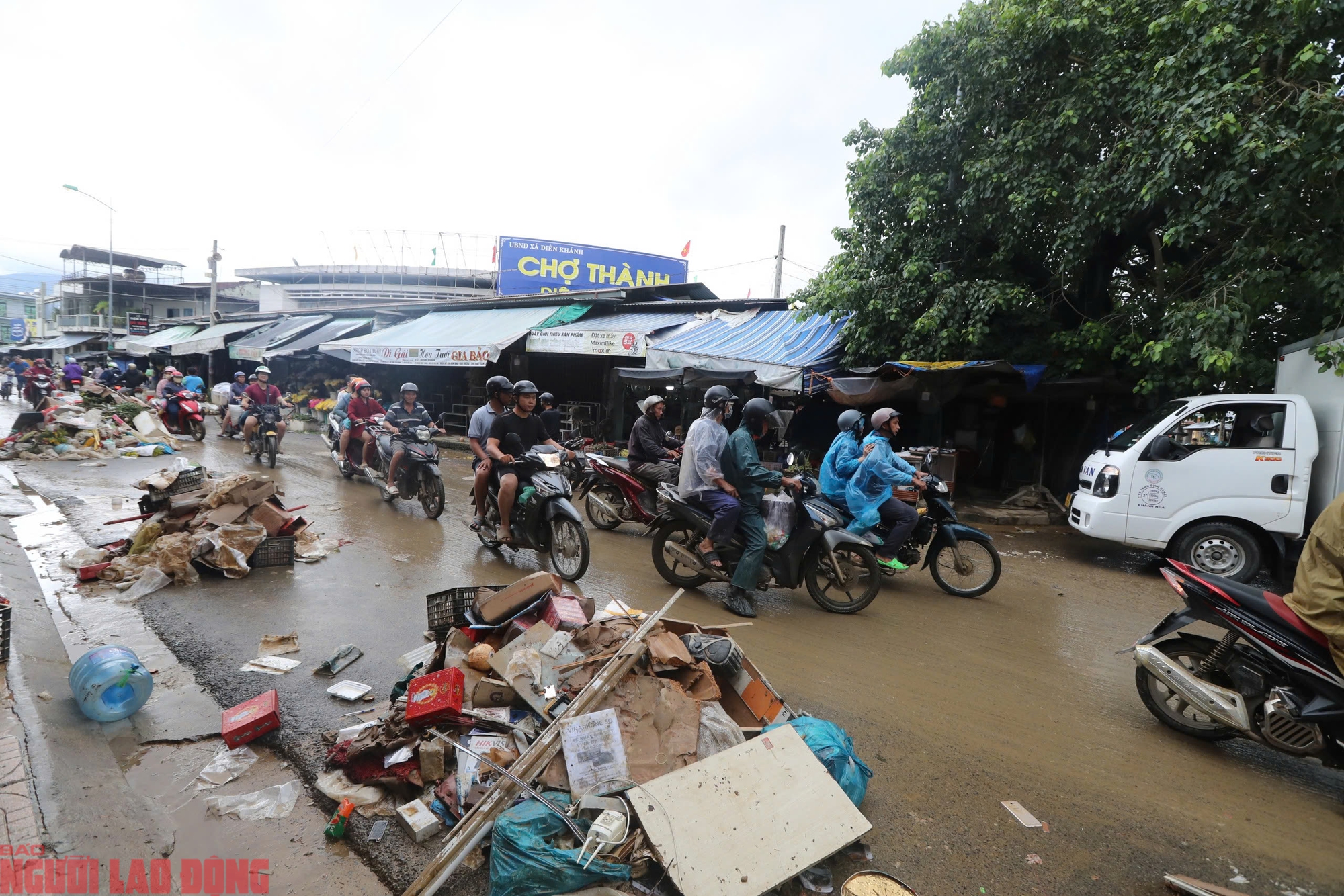 Rác thải bủa vây, ô nhiễm nghiêm trọng, nguy cơ dịch bệnh - Ảnh 9.