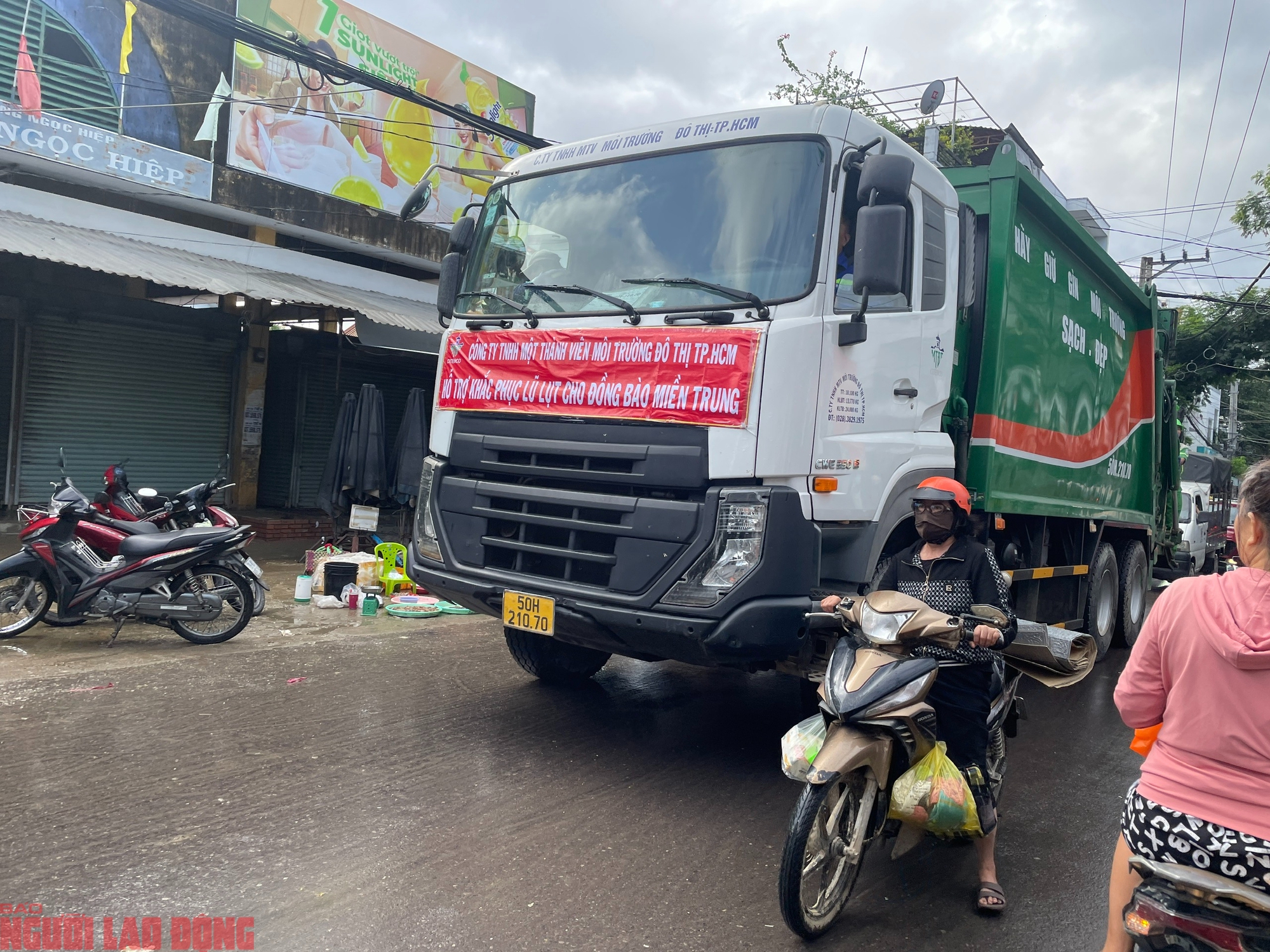 Rác thải bủa vây, ô nhiễm nghiêm trọng, nguy cơ dịch bệnh - Ảnh 12.