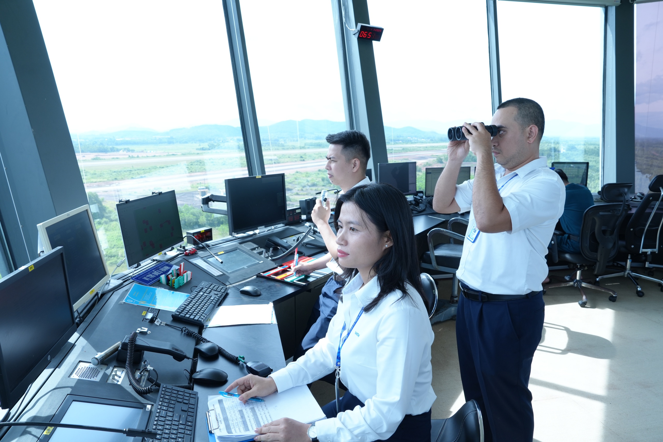 Sân bay nào chịu ảnh hưởng của bão số 15 và cách ứng phó hiệu quả - Ảnh 2.