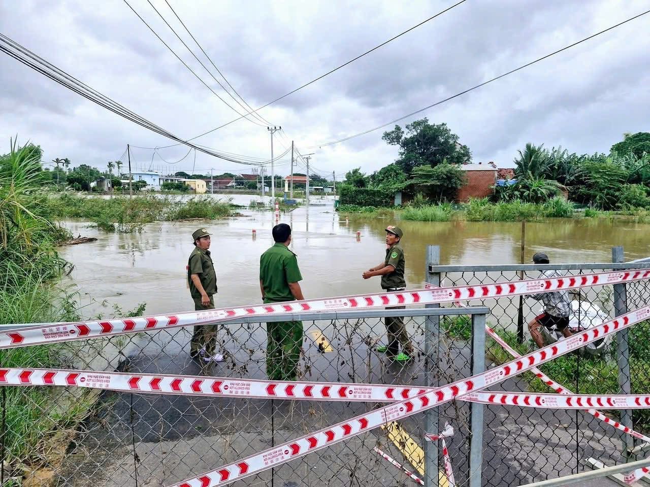 Gia Lai ứng phó bão số 15 và mưa lũ với tinh thần “đắt lo, ế mừng” - Ảnh 1.
