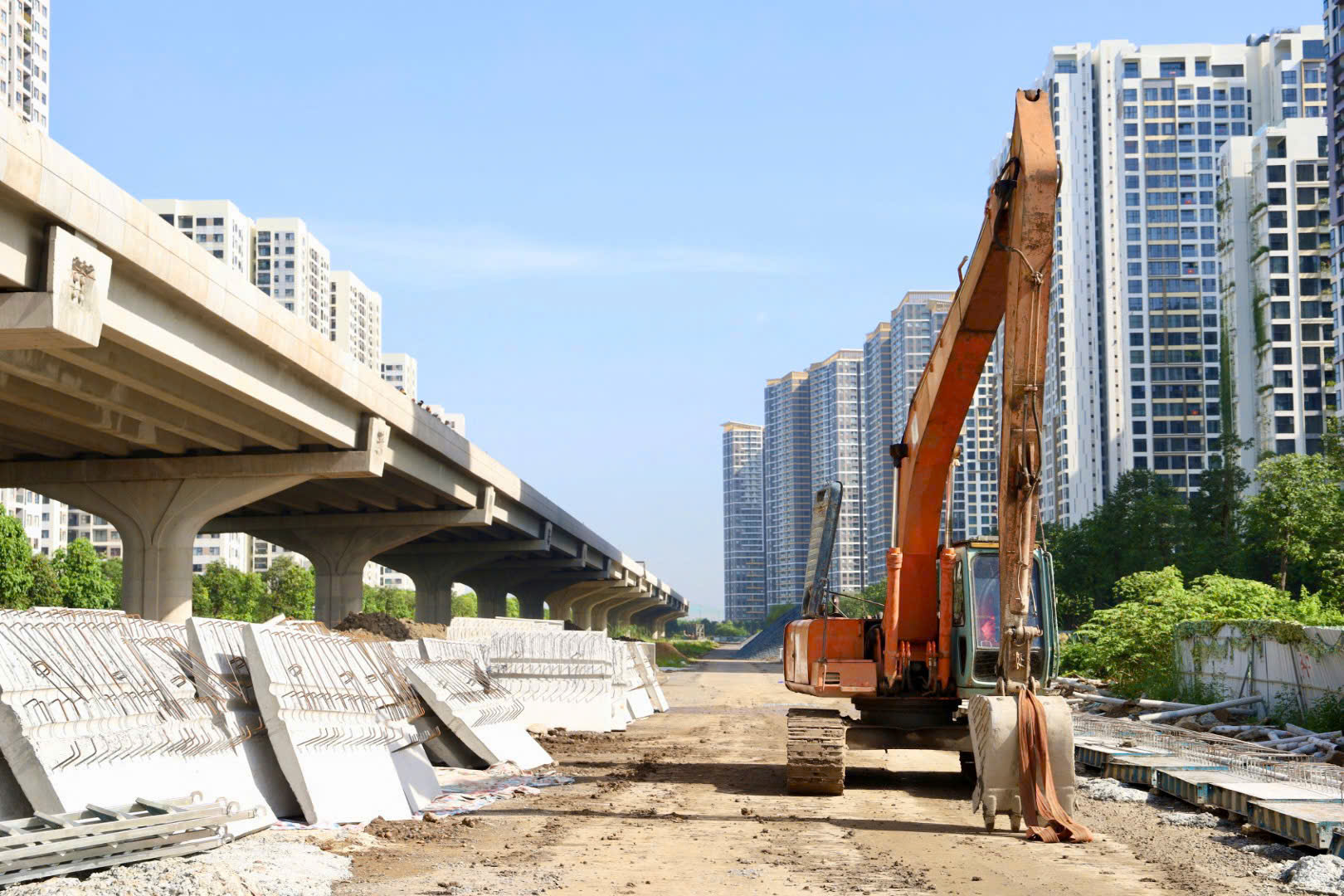 TPHCM "điểm tên", yêu cầu đẩy nhanh tiến độ nhiều tuyến cao tốc, metro - Ảnh 1.