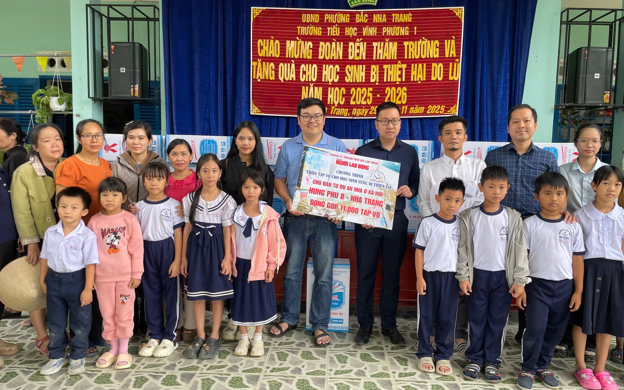 Xây, sửa nhà để người dân vùng lũ kịp đón Tết - Ảnh 3.