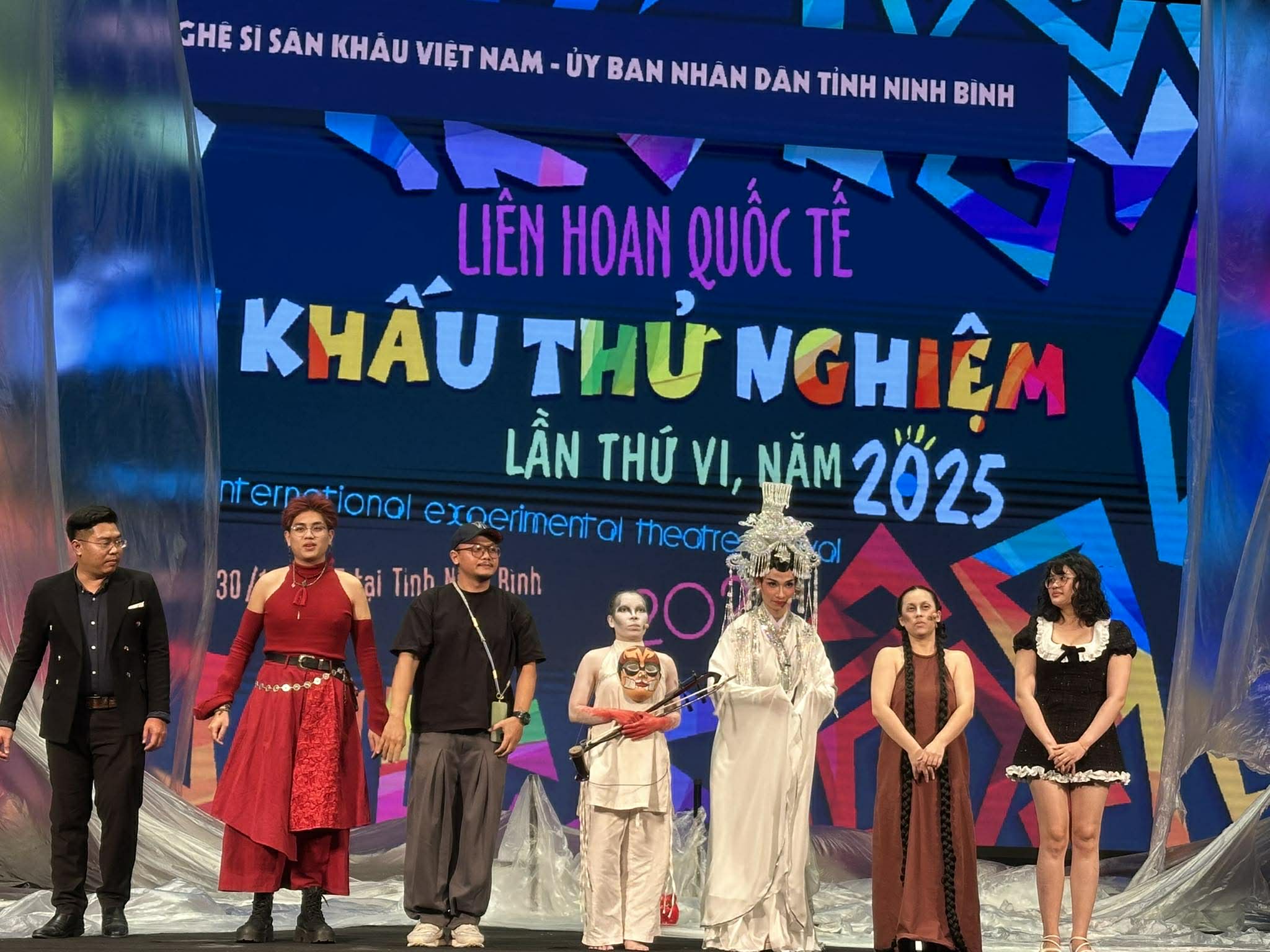 "Ảo quan" và "Chuyện của Nả" - Hai vấn đề "nóng" tại Liên hoan quốc tế sân khấu thử nghiệm - Ảnh 5.