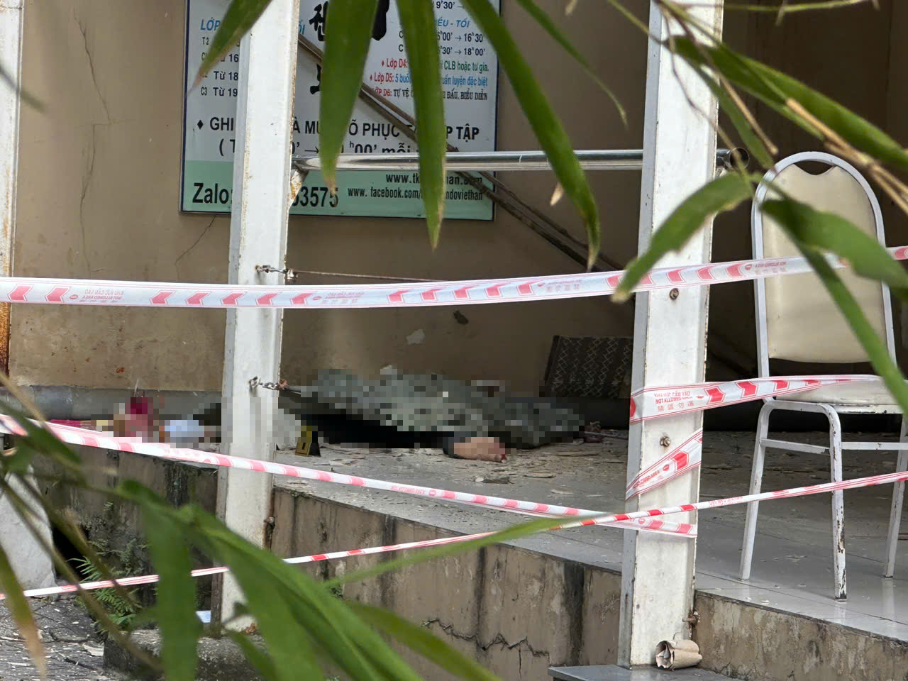 TPHCM: Rơi từ sân thượng chung cư Phúc Yên, người phụ nữ tử vong- Ảnh 1. TPHCM: Rơi từ sân thượng chung cư Phúc Yên, người phụ nữ tử vong- Ảnh 1.