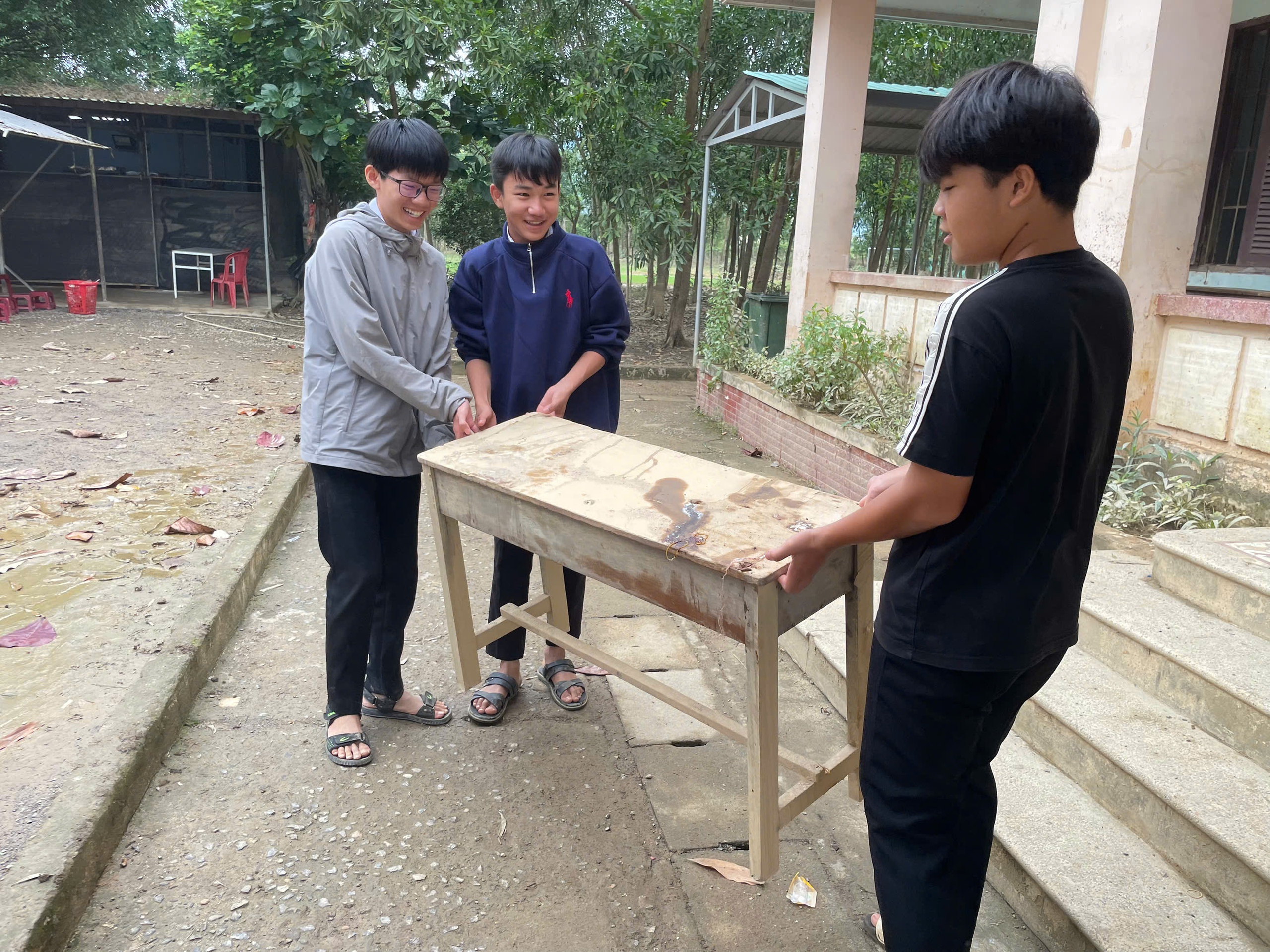 Chương trình "Triệu tập vở cho học sinh vùng thiên tai" đến Khánh Hòa - Ảnh 12.