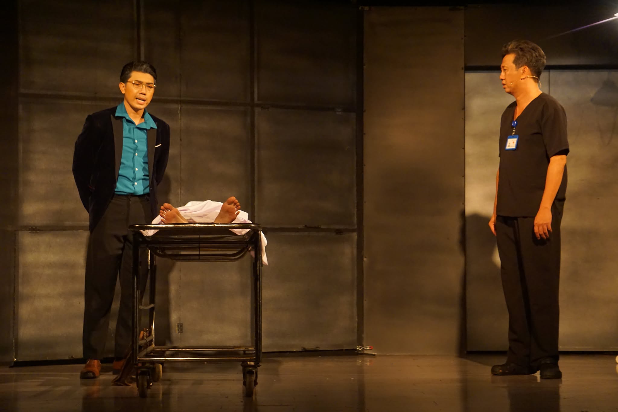 Khóc, cười trong bóng tối "Nhà xác" với Việt Hương, Mai Ka, Võ Minh Khải - Ảnh 4.