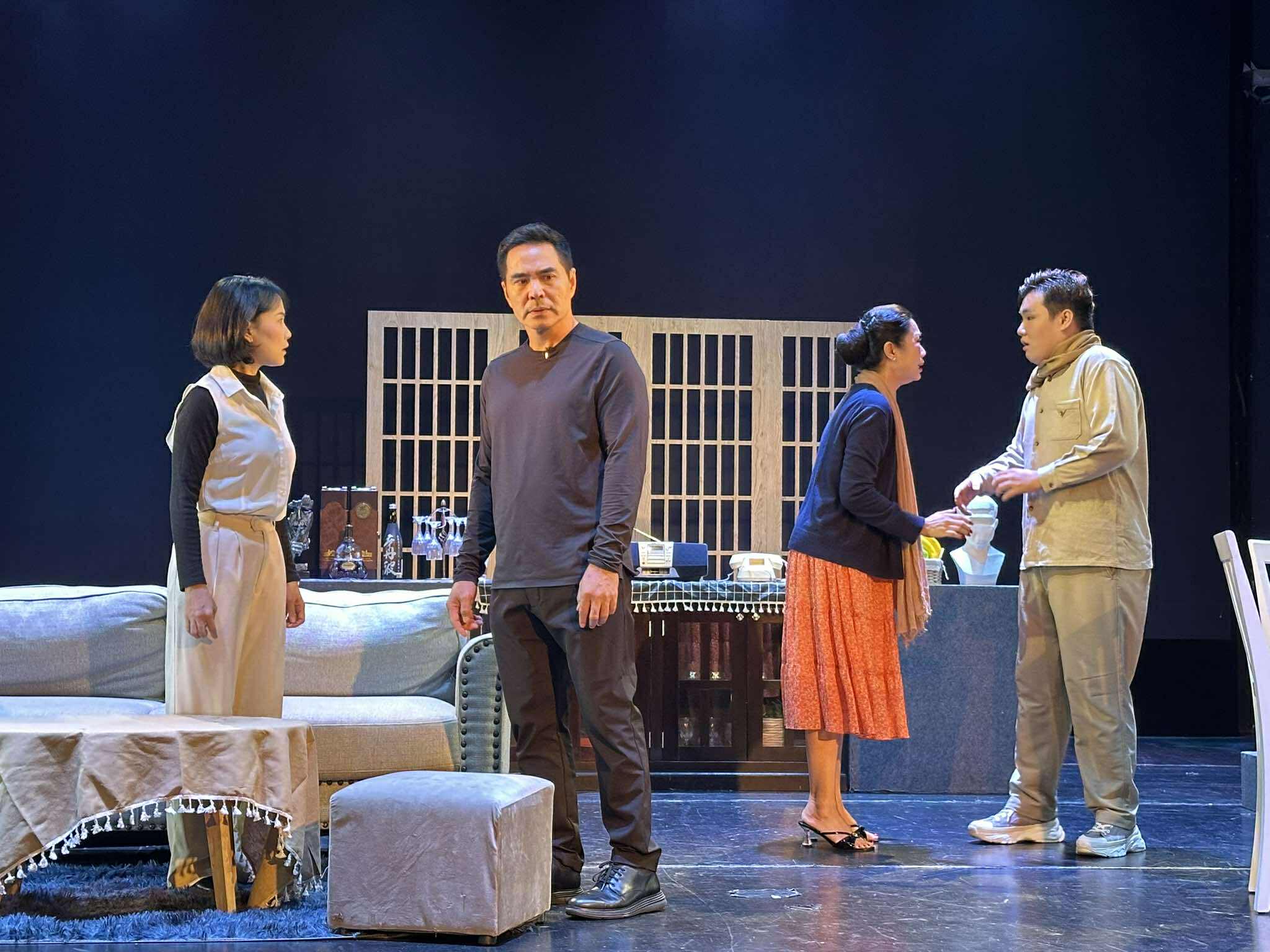 Trịnh Kim Chi, Trung Dũng, Vũ Xuân Trang, Hoàng Thy hội ngộ cảm xúc trong kịch "Truy tâm" - Ảnh 4.