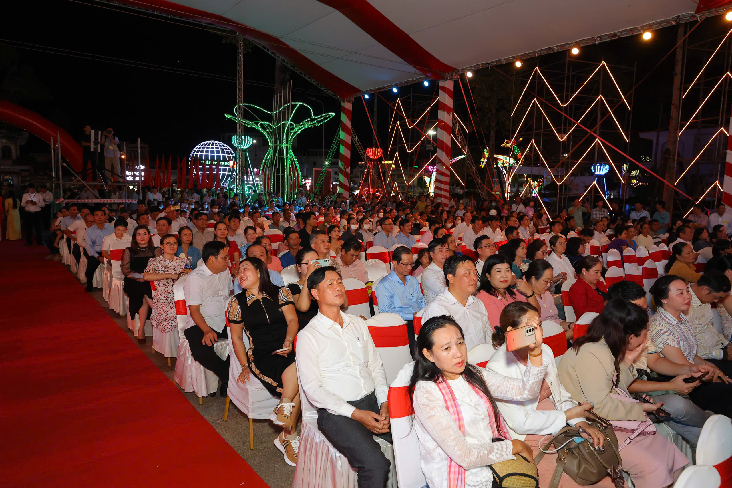 Cần Thơ khai hội Ok Om Bok – Đua ghe ngo 2025 tôn vinh di sản Văn hóa - Ảnh 8.