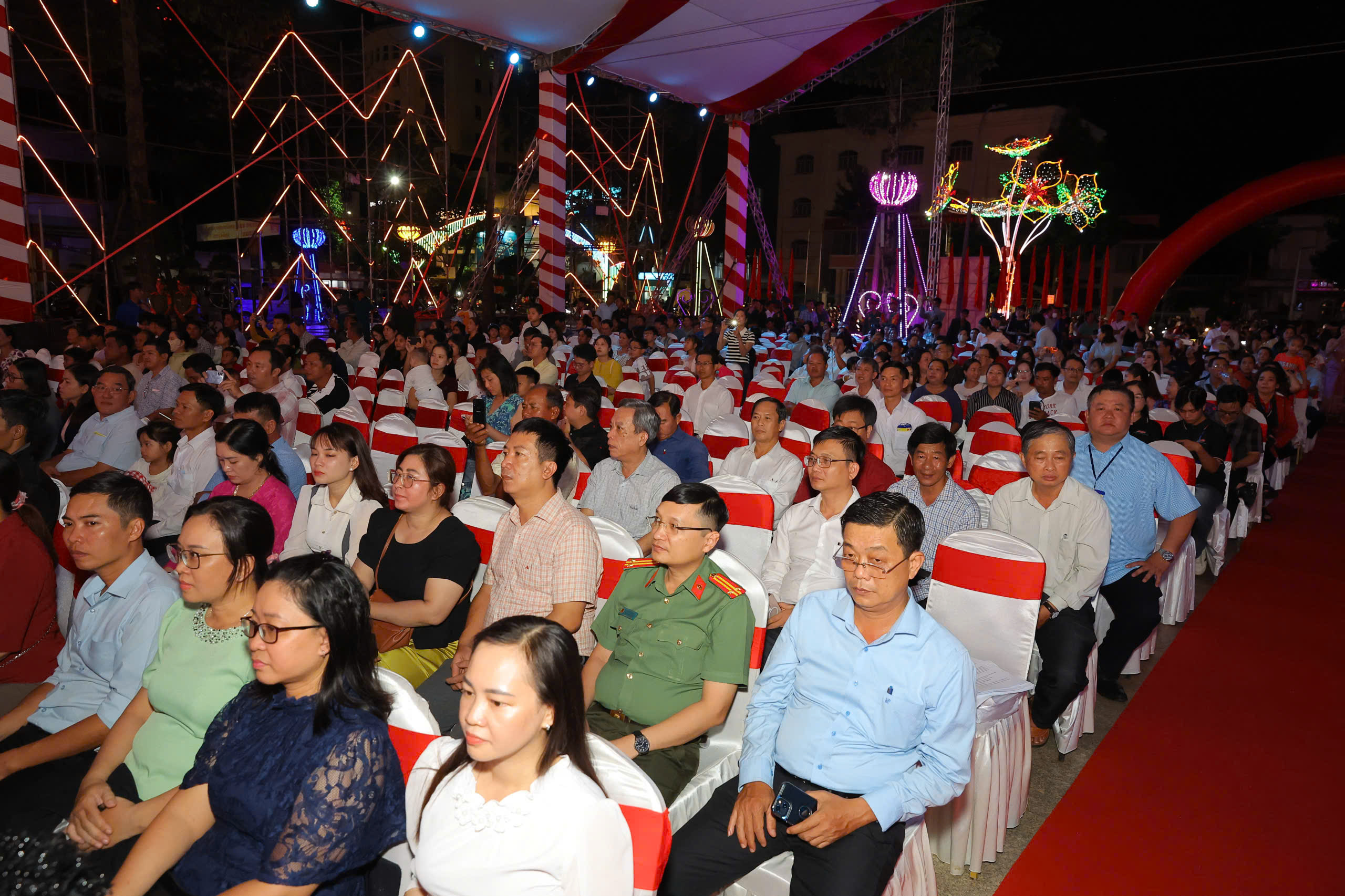 Cần Thơ khai hội Ok Om Bok – Đua ghe ngo 2025 tôn vinh di sản Văn hóa - Ảnh 9.