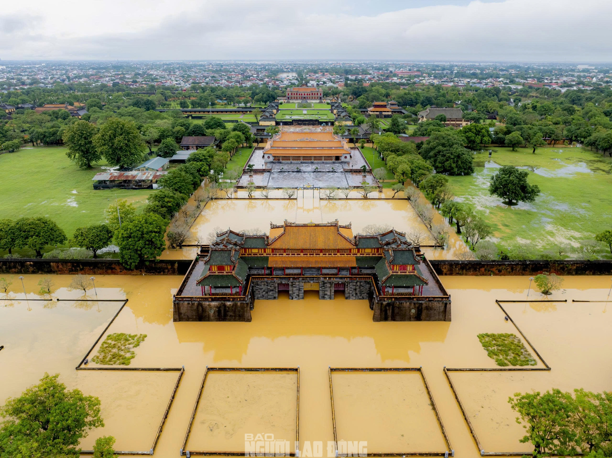 Không ảnh di tích Đại nội Huế trong ngày lũ "tập 3" - Ảnh 5.