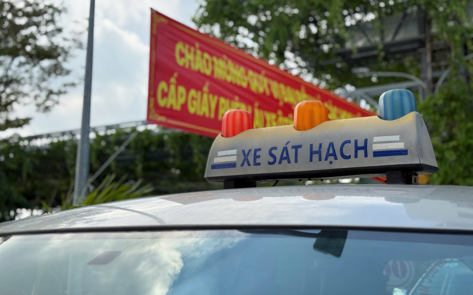 TP HCM đề xuất mở đường cho xe xăng hoán cải thành xe điện - Ảnh 2.