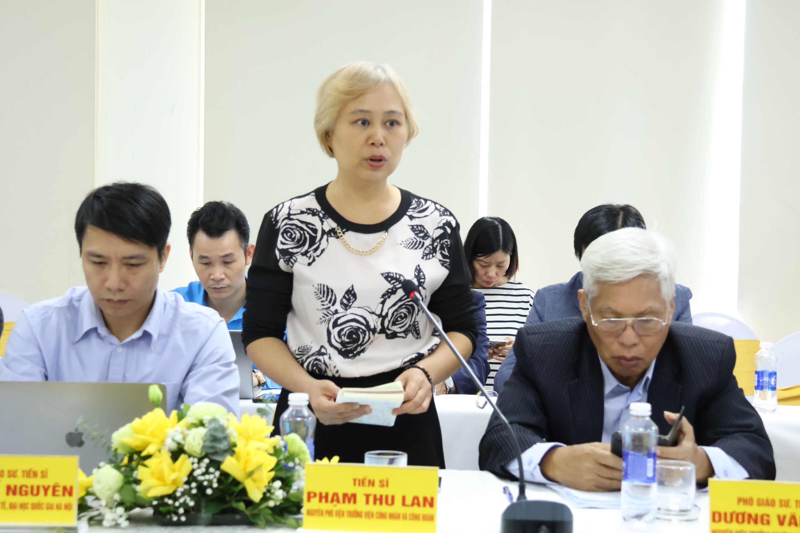 Đã đến lúc nói về "lương đủ sống" - Ảnh 1. Đã đến lúc nói về "lương đủ sống" - Ảnh 1.