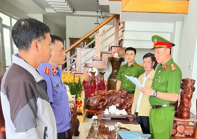 Làm giả hồ sơ cấp giấy phép môi trường, lãnh đạo 2 doanh nghiệp ở Gia Lai bị khởi tố - Ảnh 1. Làm giả hồ sơ cấp giấy phép môi trường, lãnh đạo 2 doanh nghiệp ở Gia Lai bị khởi tố - Ảnh 1.