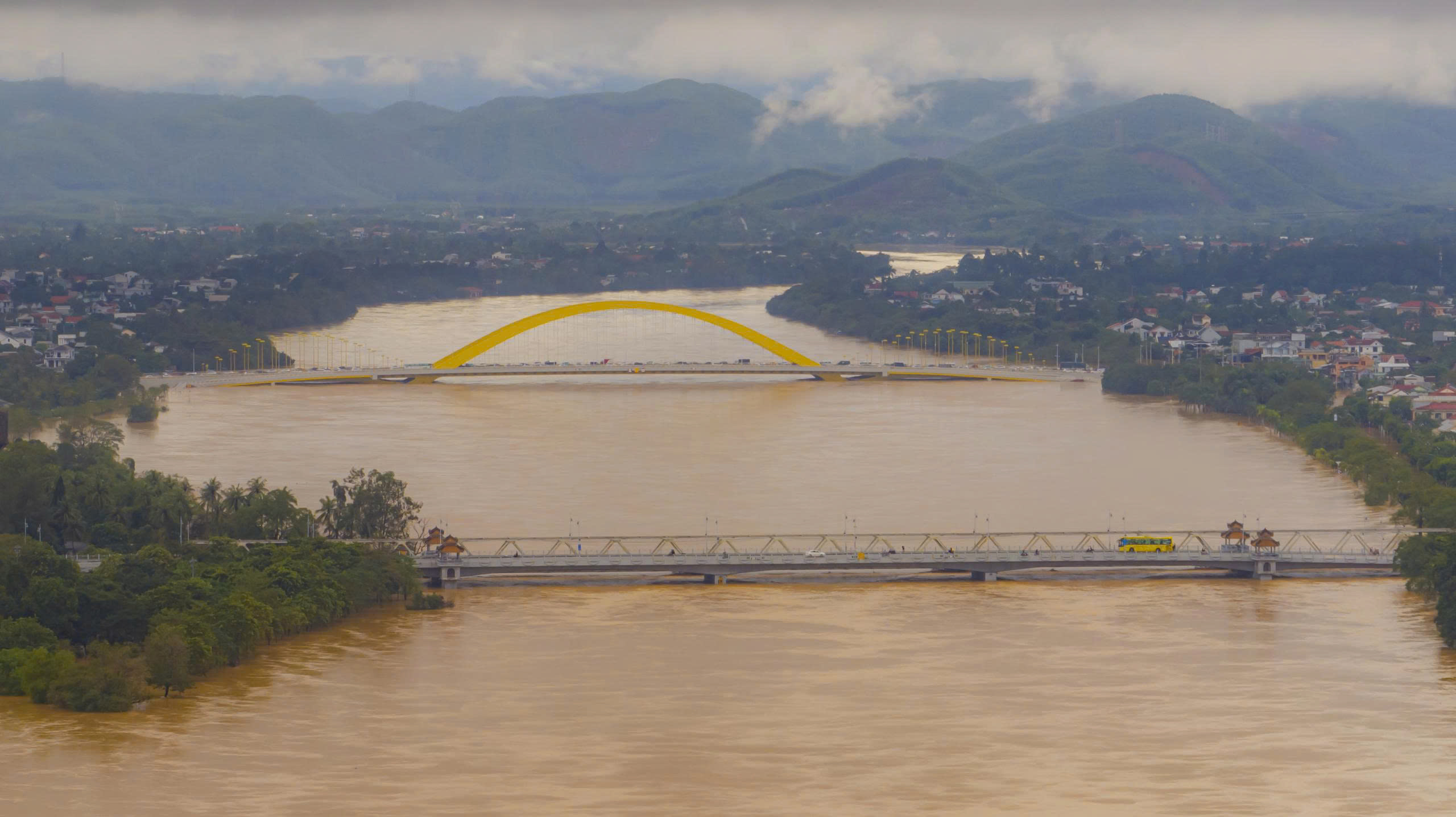 Không ảnh di tích Đại nội Huế trong ngày lũ "tập 3" - Ảnh 16.