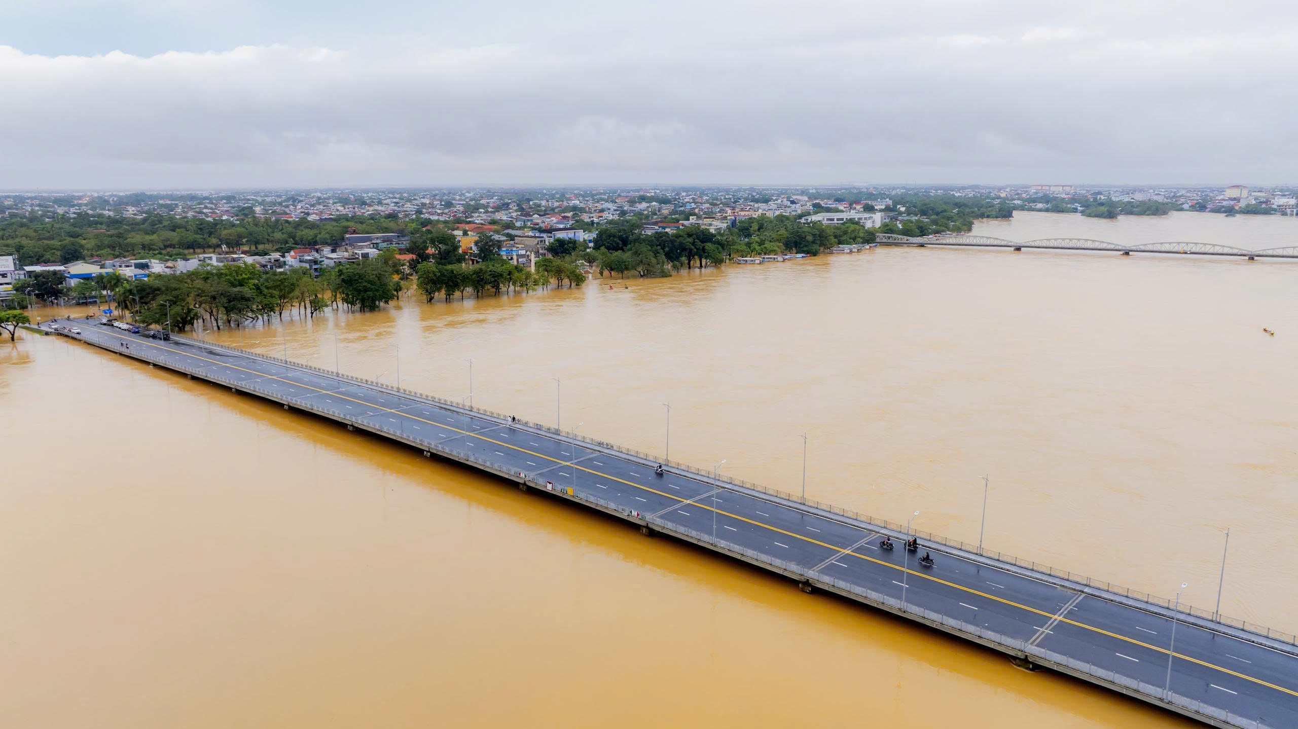 Không ảnh di tích Đại nội Huế trong ngày lũ "tập 3" - Ảnh 15.