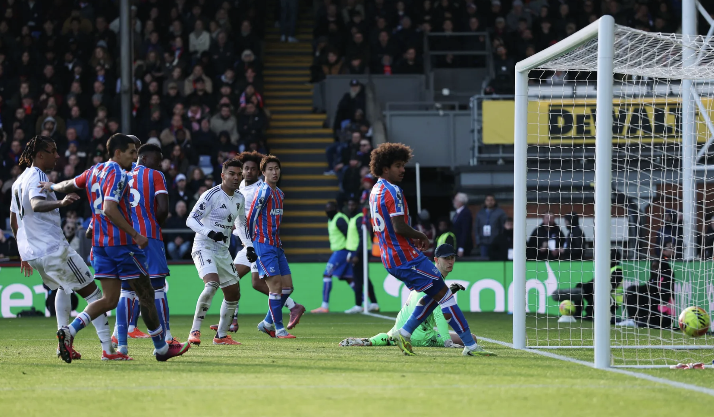 Ngược dòng nghẹt thở tại Selhurst Park, Man United bắn hạ Crystal Palace - Ảnh 4.