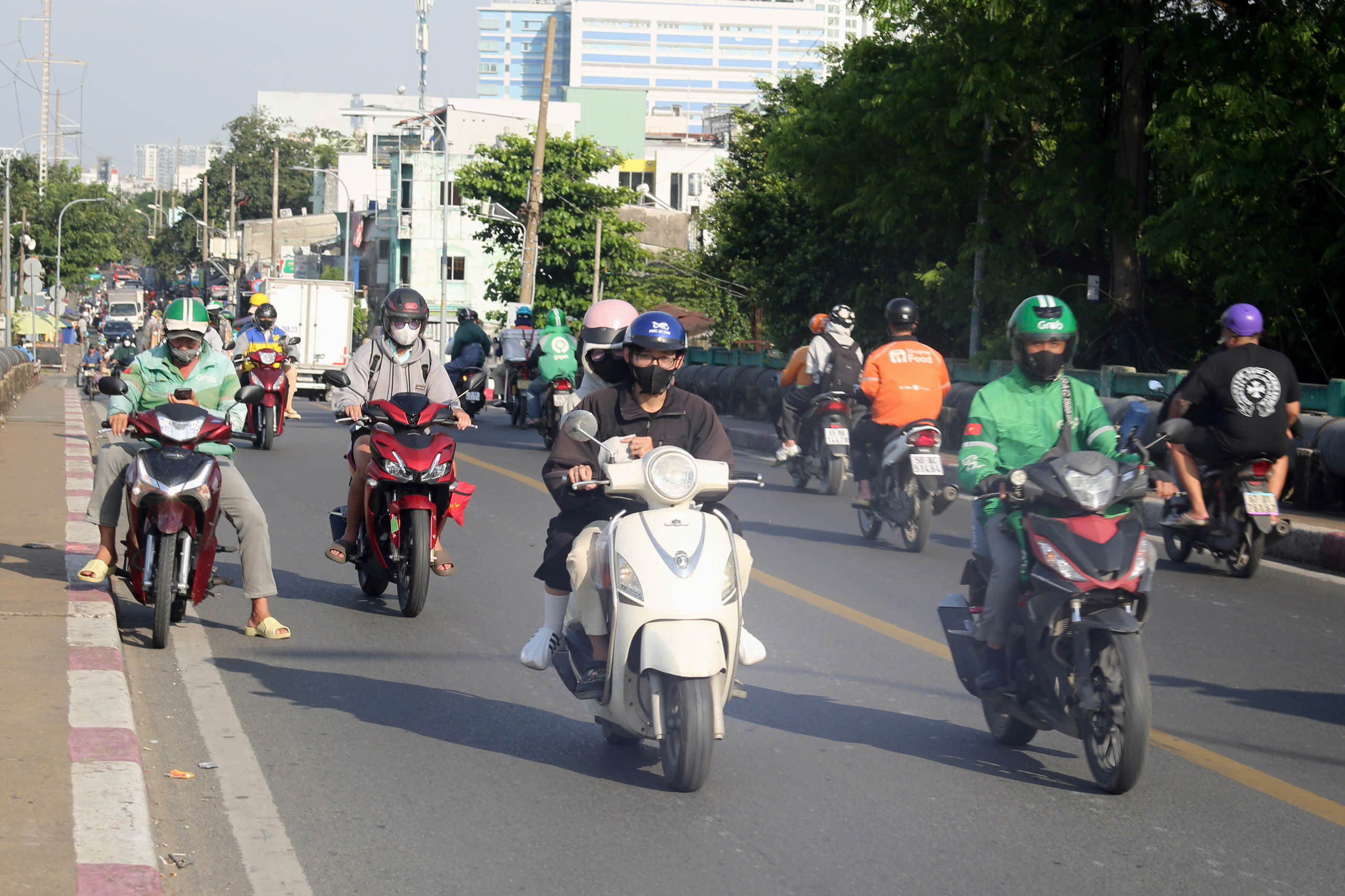 Dự báo thời tiết hôm nay, 30-11: TPHCM và Nam Bộ giảm cảm giác se lạnh - Ảnh 1.