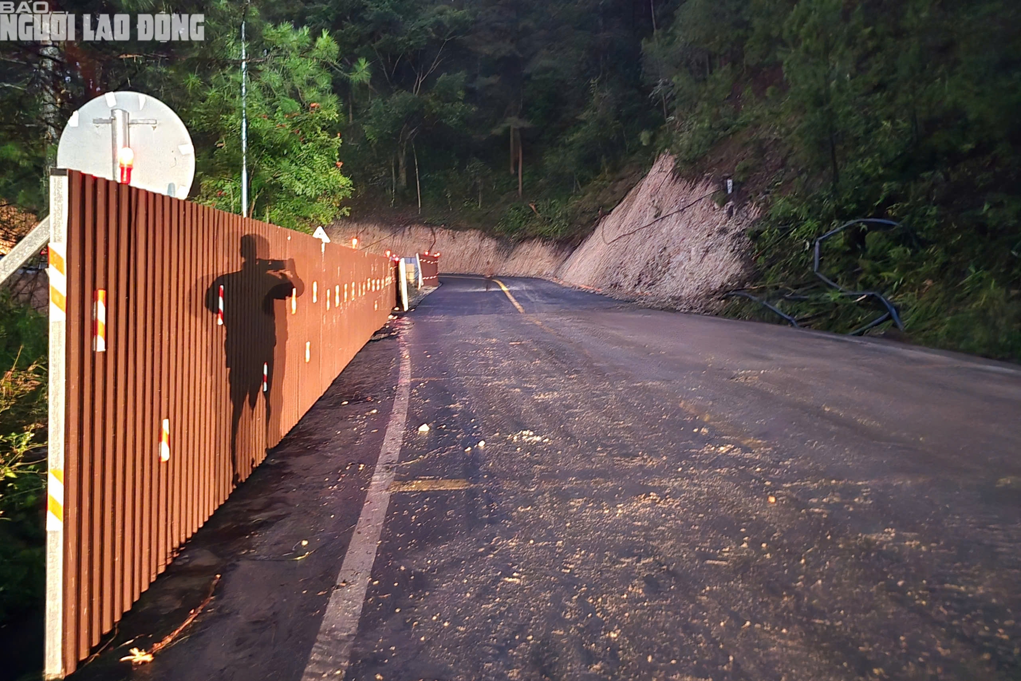 Đèo Mimosa thông tuyến trở lại, xe tải nườm nượp lên xuống Đà Lạt - Ảnh 2.