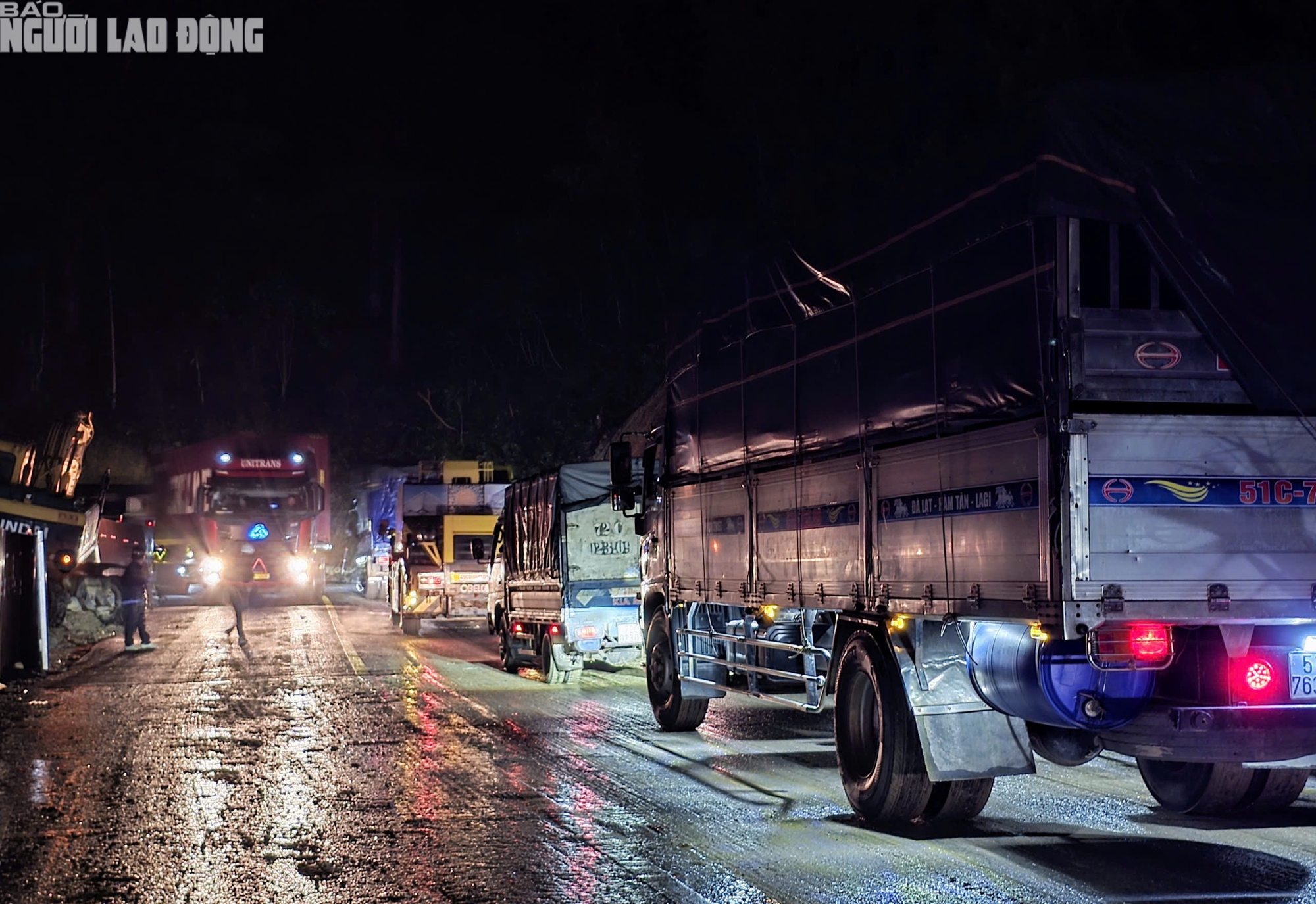 Đèo Mimosa thông tuyến trở lại, xe tải nườm nượp lên xuống Đà Lạt - Ảnh 7.