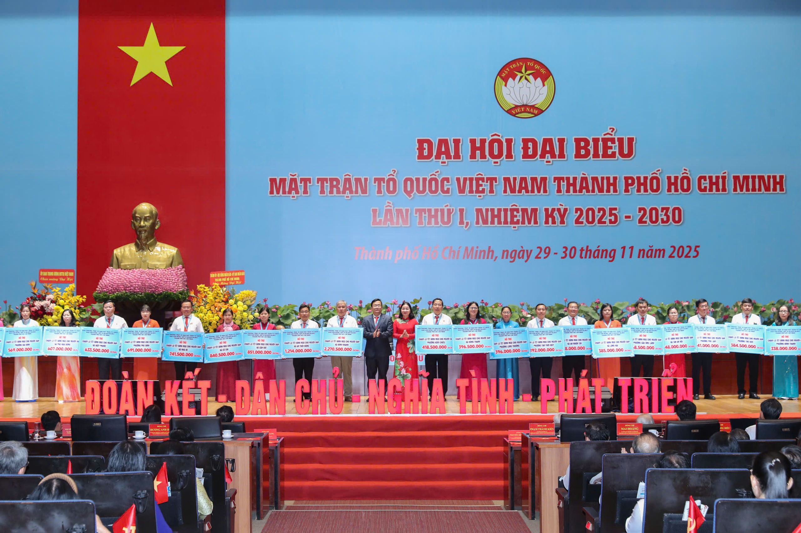 Bế mạc Đại hội MTTQ Việt Nam TPHCM: Quyết tâm thực hiện Nghị quyết nhiệm kỳ 2025 - 2030 - Ảnh 8.